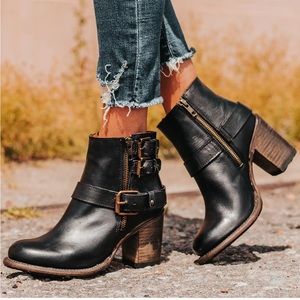 Freebird Bolo in Black, Size 8